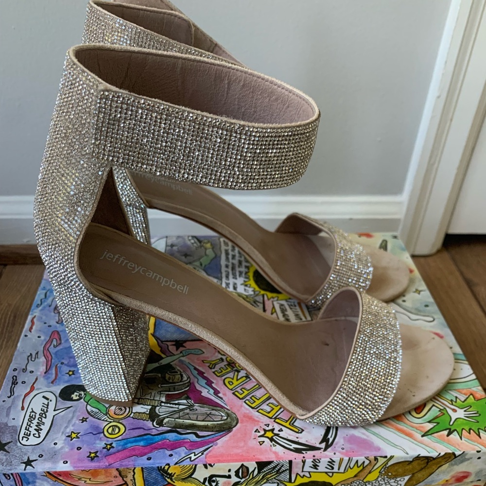 Lindsay Sandal